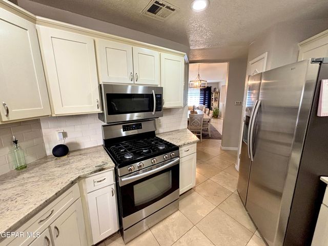 1352 DESERT JEWEL Drive, El Paso, TX 79912