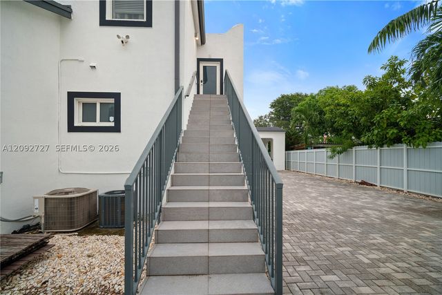 836 NW 33rd Ave B, Miami, FL 33125