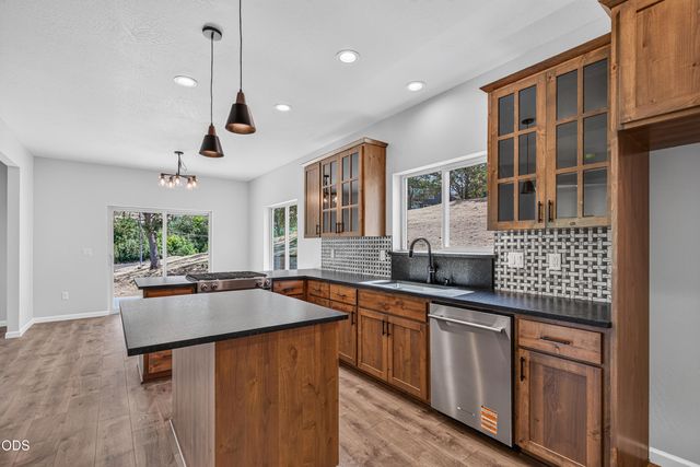 4148 Barbara Jean Way, Medford, OR 97504