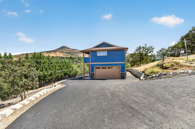 4148 Barbara Jean Way, Medford, OR 97504