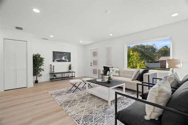 7211 ORPINE DRIVE N, St Petersburg, FL 33702