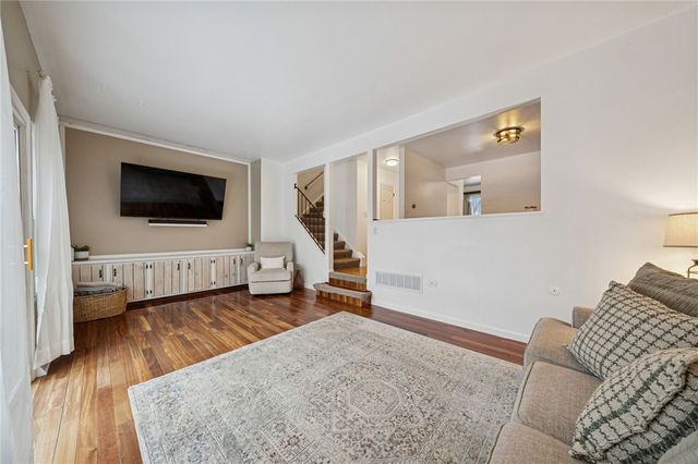 206 Falls Village Rd, Plum Boro, PA 15239