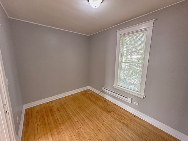 7321 S Coles Avenue 2, Chicago, IL 60649