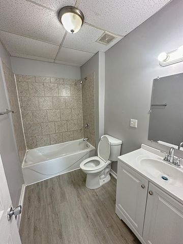 7321 S Coles Avenue 2, Chicago, IL 60649