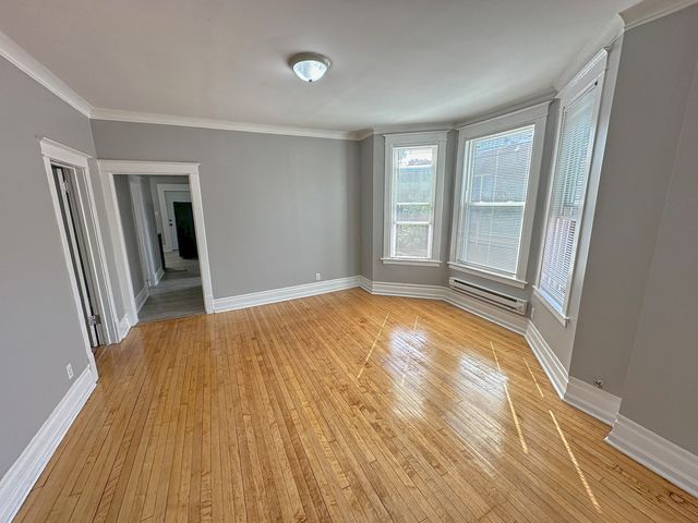 7321 S Coles Avenue 2, Chicago, IL 60649