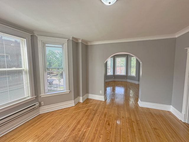 7321 S Coles Avenue 2, Chicago, IL 60649