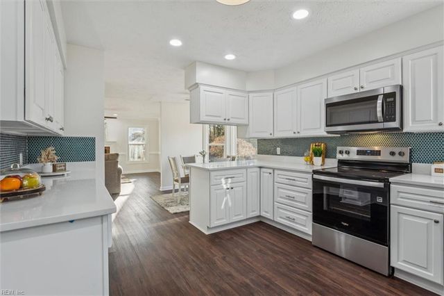 2221 Sussex PL, Newport News, VA 23602