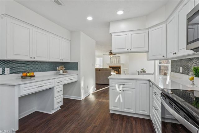 2221 Sussex PL, Newport News, VA 23602