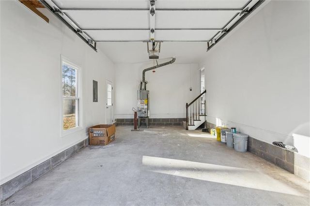 2221 Sussex PL, Newport News, VA 23602