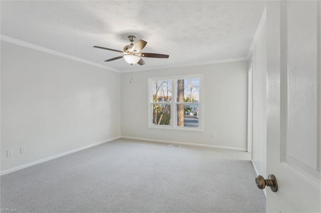 2221 Sussex PL, Newport News, VA 23602