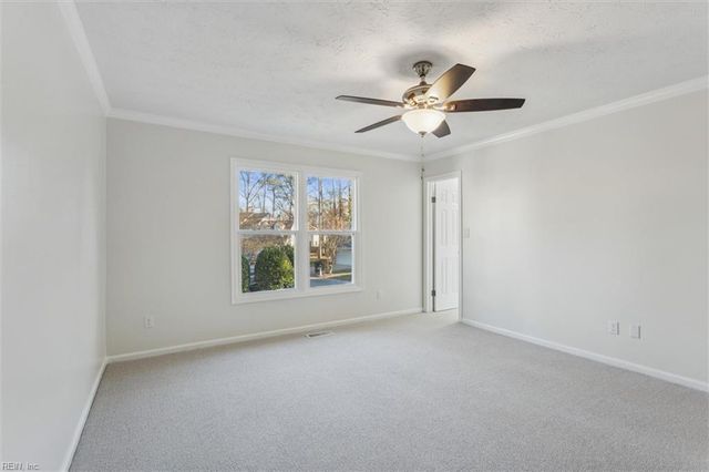 2221 Sussex PL, Newport News, VA 23602