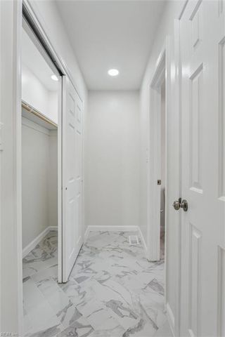 2221 Sussex PL, Newport News, VA 23602