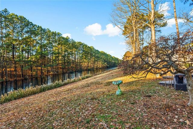 2221 Sussex PL, Newport News, VA 23602