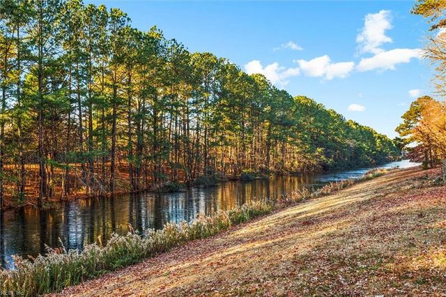 2221 Sussex PL, Newport News, VA 23602