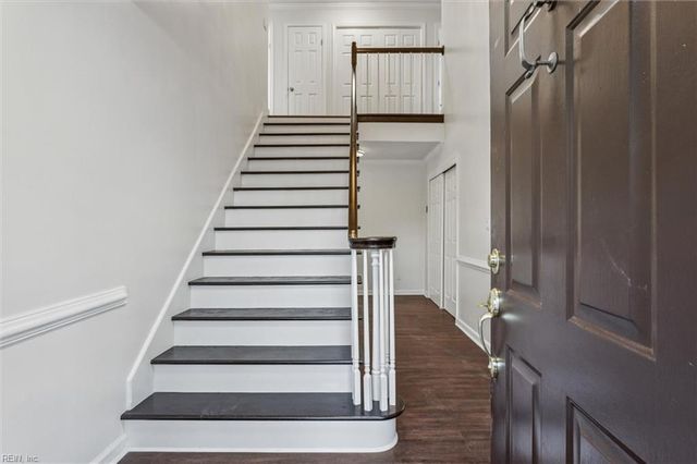 2221 Sussex PL, Newport News, VA 23602