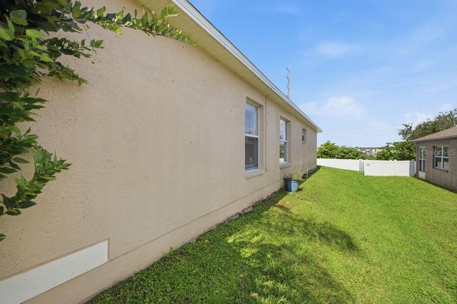 7631 MERCHANTVILLE CIRCLE, Zephyrhills, FL 33540
