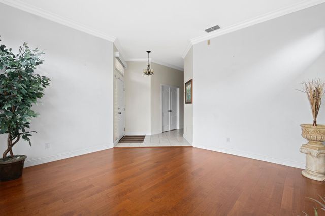 8383 Oakwood Hills Cir, Citrus Heights, CA 95610