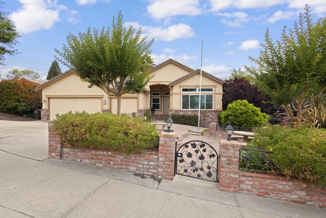 8383 Oakwood Hills Cir, Citrus Heights, CA 95610