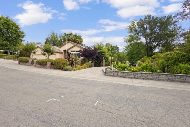 8383 Oakwood Hills Cir, Citrus Heights, CA 95610