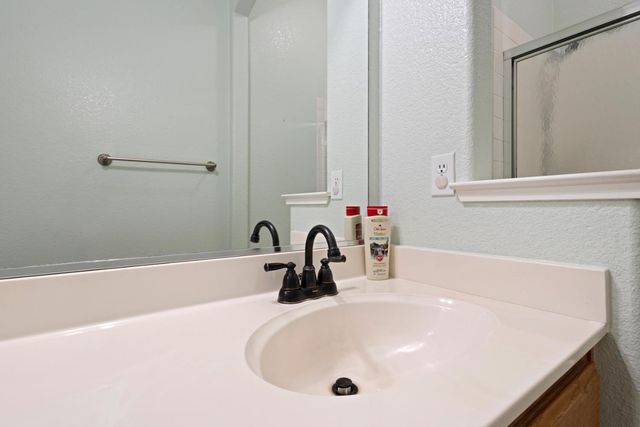 8383 Oakwood Hills Cir, Citrus Heights, CA 95610