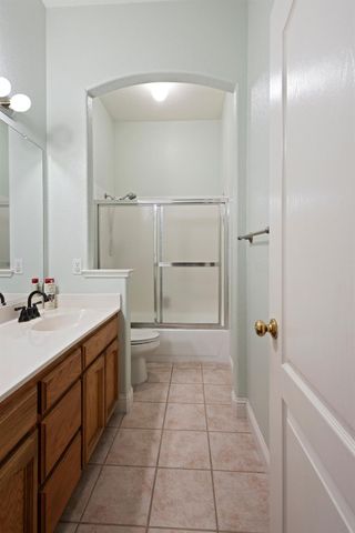 8383 Oakwood Hills Cir, Citrus Heights, CA 95610