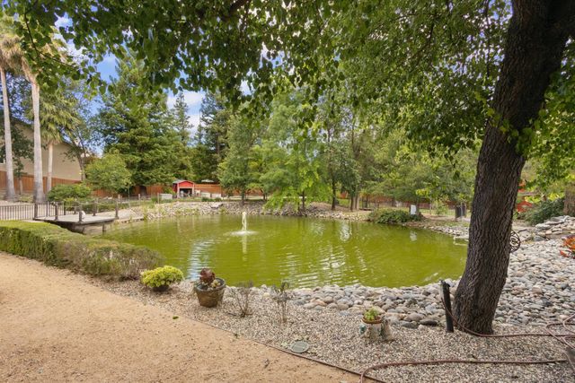 8383 Oakwood Hills Cir, Citrus Heights, CA 95610