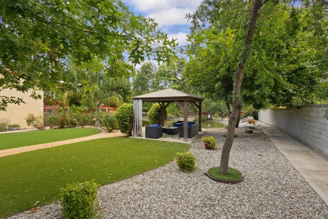 8383 Oakwood Hills Cir, Citrus Heights, CA 95610