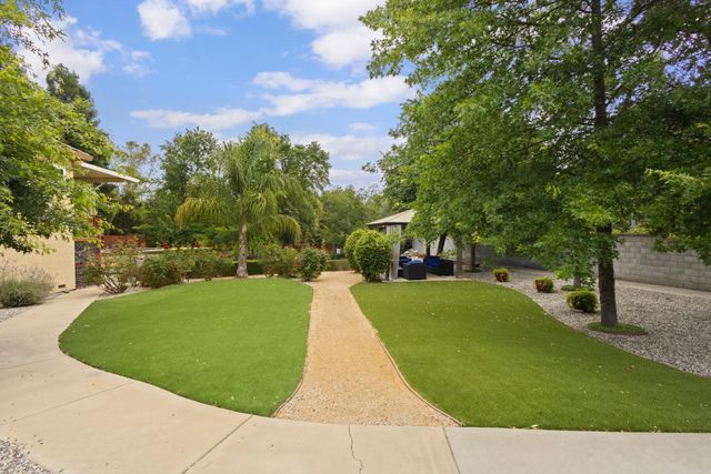 8383 Oakwood Hills Cir, Citrus Heights, CA 95610