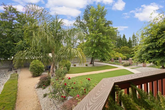 8383 Oakwood Hills Cir, Citrus Heights, CA 95610