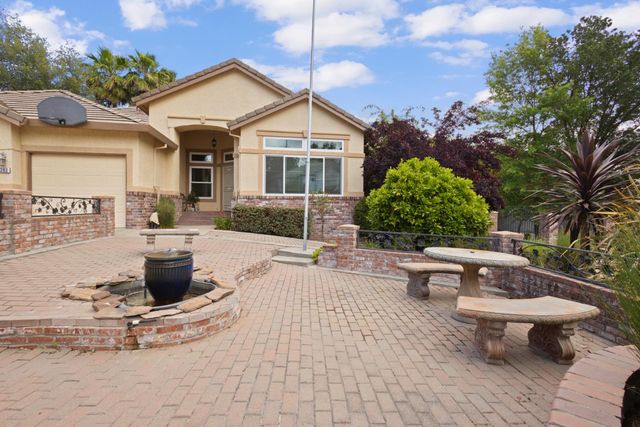 8383 Oakwood Hills Cir, Citrus Heights, CA 95610