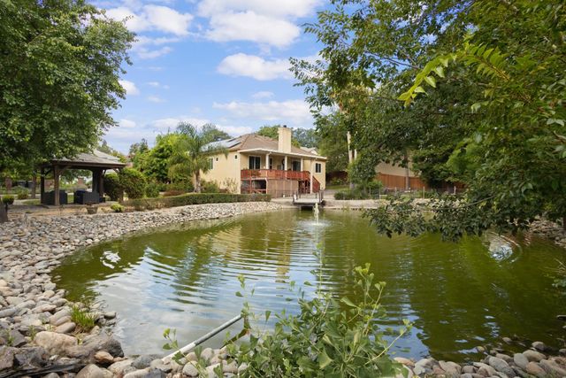 8383 Oakwood Hills Cir, Citrus Heights, CA 95610