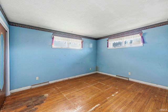 28807 Oakwood Place, Elkhart, IN 46514