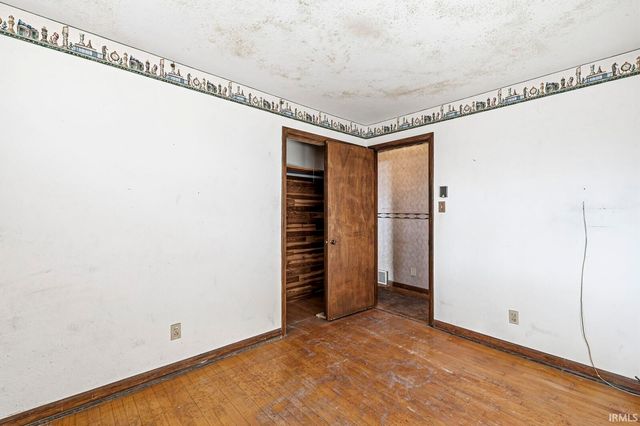 28807 Oakwood Place, Elkhart, IN 46514