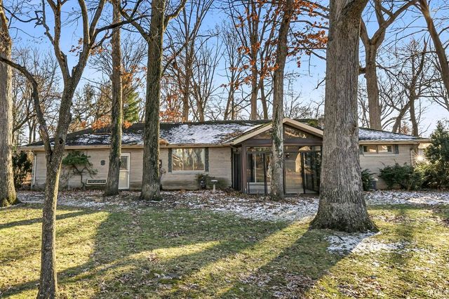 28807 Oakwood Place, Elkhart, IN 46514