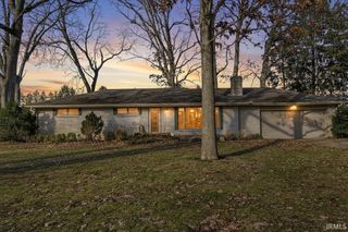 28807 Oakwood Place, Elkhart, IN 46514