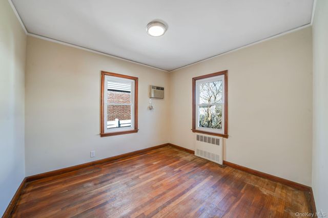 48 Winthrop Street, New Hyde Park, NY 11040