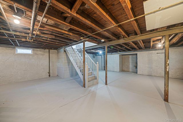 48 Winthrop Street, New Hyde Park, NY 11040