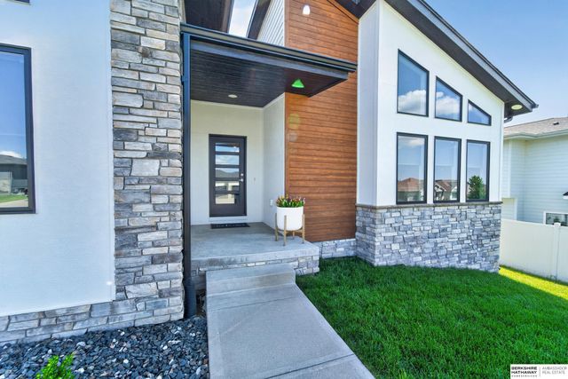 6610 S 209 Street, Elkhorn, NE 68022