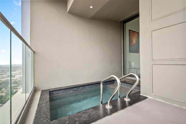 1711 Allen Parkway 3302, Houston, TX 77019