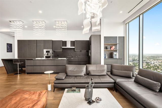 1711 Allen Parkway 3302, Houston, TX 77019