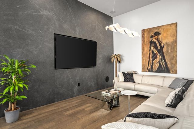 1711 Allen Parkway 3302, Houston, TX 77019