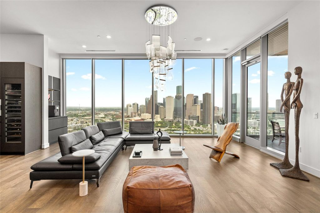 1711 Allen Parkway 3302, Houston, TX 77019