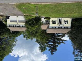 2 Hilton Place, Montvale, NJ 07645