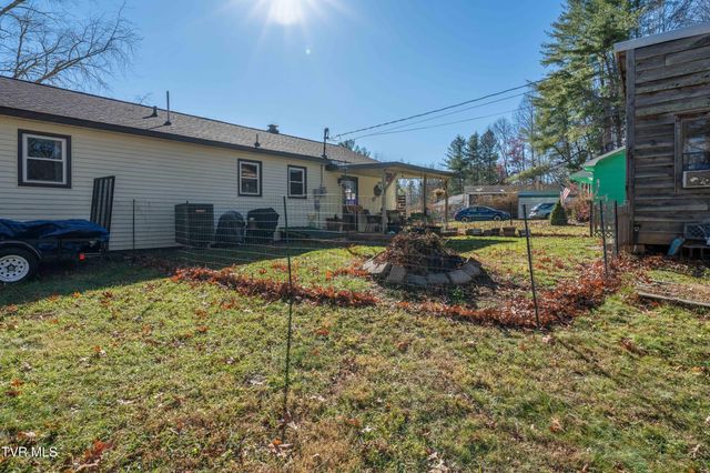 626 Hospital Hill Road, Mountain City, TN 37683