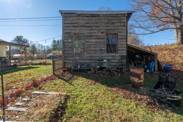 626 Hospital Hill Road, Mountain City, TN 37683