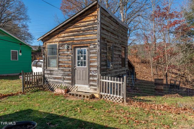 626 Hospital Hill Road, Mountain City, TN 37683