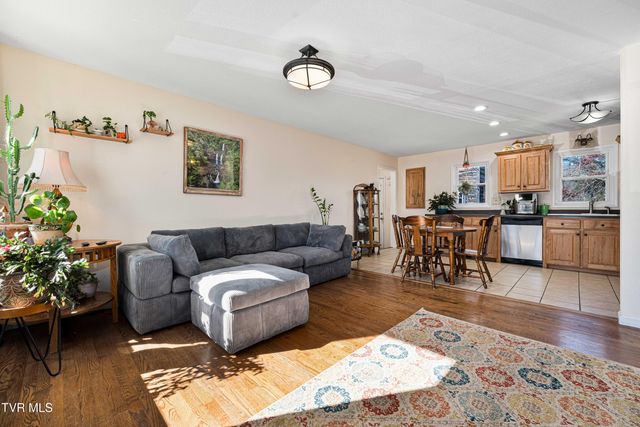 626 Hospital Hill Road, Mountain City, TN 37683