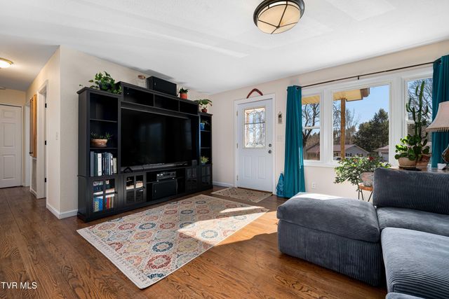 626 Hospital Hill Road, Mountain City, TN 37683