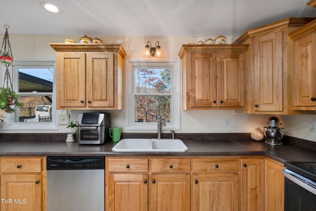 626 Hospital Hill Road, Mountain City, TN 37683