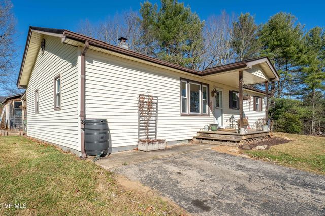 626 Hospital Hill Road, Mountain City, TN 37683